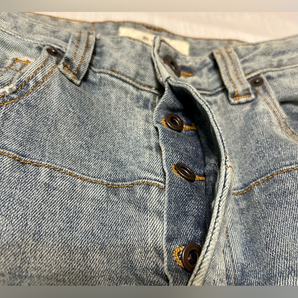 BLDG4 Fade Distressed Blue Jeans - Picture 4 of 14